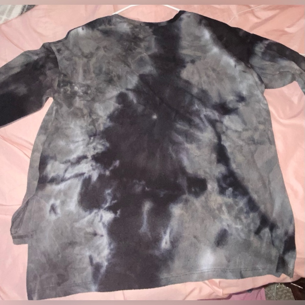sweater - Picture 3 of 3